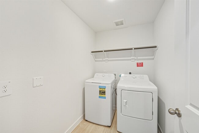 Building Photo - 4322 Camden Lakes St