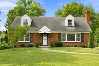 Building Photo - 912 Beechwood Rd