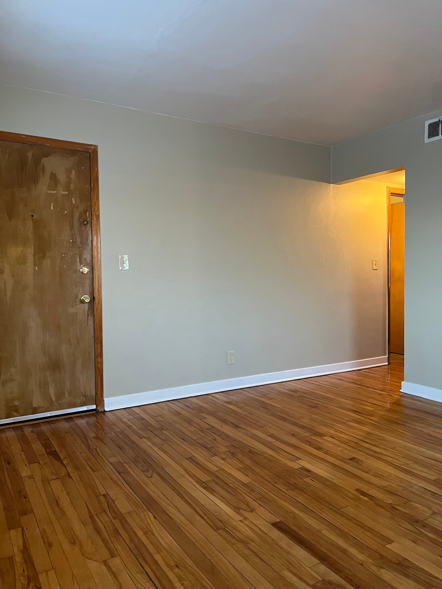 Building Photo - 338 E Oklahoma Ave