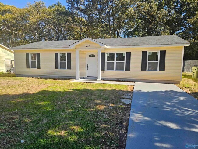 Building Photo - 3210 Delia Ln NW