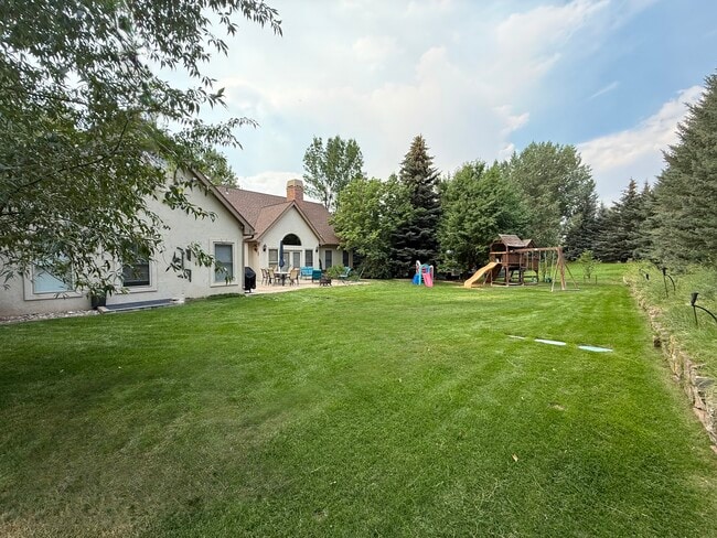 Building Photo - 271 Black Bear Dr