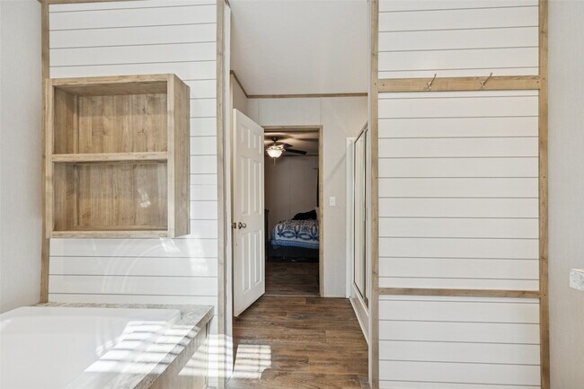 Building Photo - 146 Marina Dr