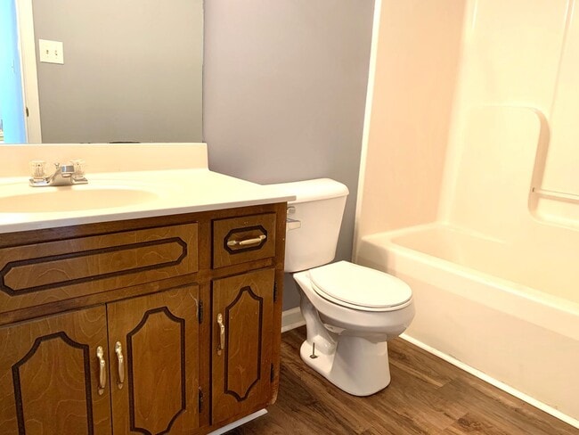 Building Photo - 740 Carmack Ct