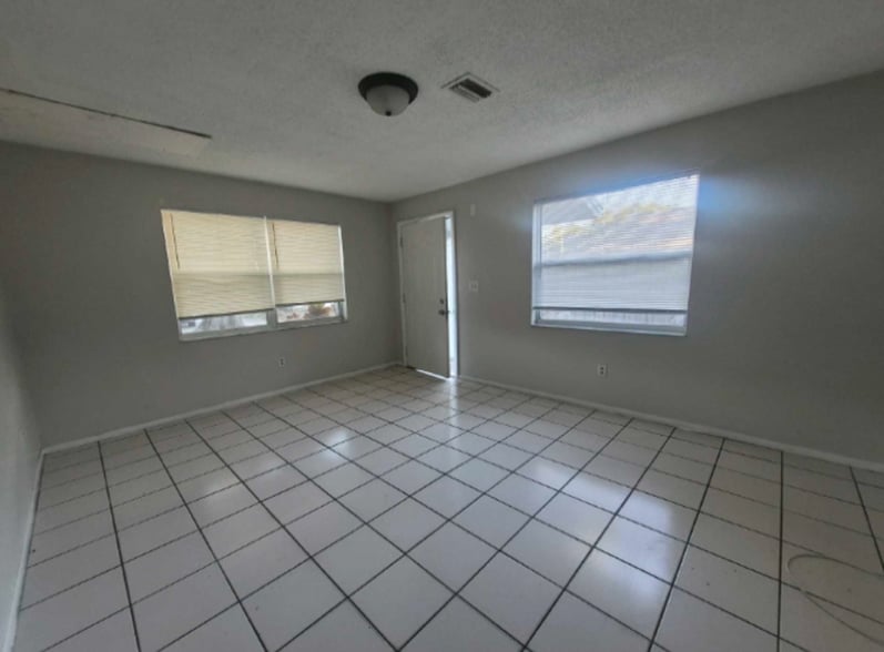 Building Photo - 15117 Avalon Ave