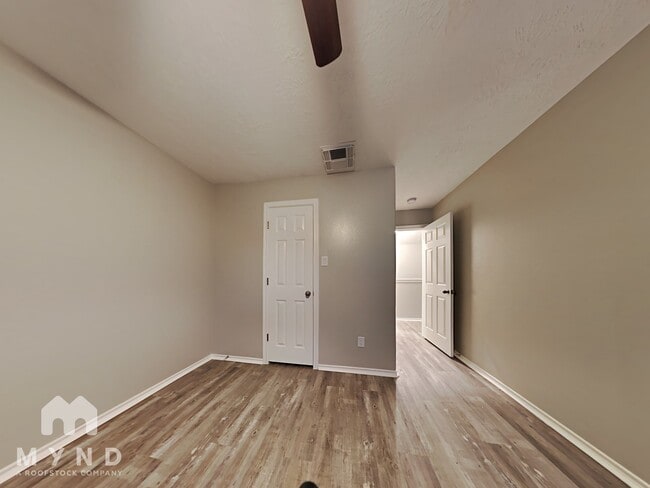 Building Photo - 10507 Scenic Cove Ct