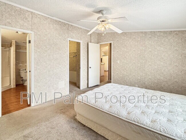 Building Photo - 7568 SE Swan Ave