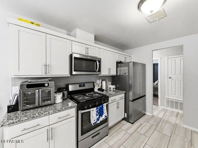 Building Photo - 13828 Summer Story Ave