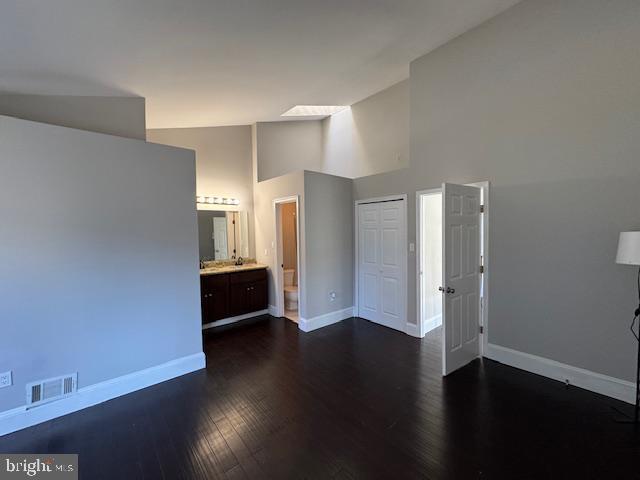 Building Photo - 15661 Montview Dr