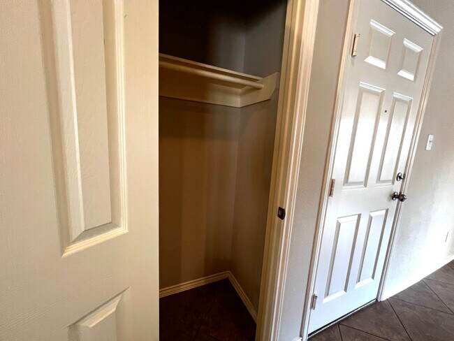 Building Photo - Charming 3-Bedroom Home with Modern Kitchen and Spacious Backyard