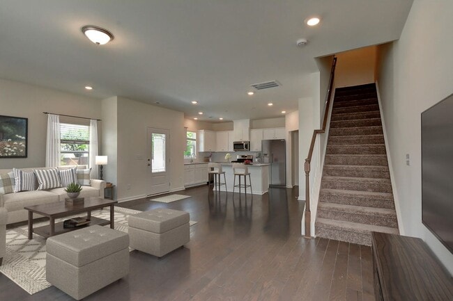 Building Photo - Like New Townhome in Beautiful North Charlotte Community!