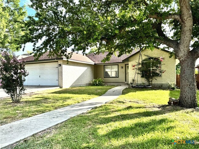 Building Photo - 2038 Bentwood Dr