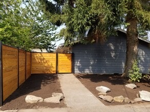 Building Photo - 14728LAa