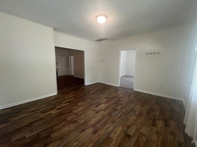 Building Photo - Available in Dec! Not able to show until Dec.