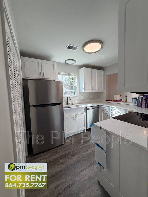 Building Photo - 10 Pointer Ln