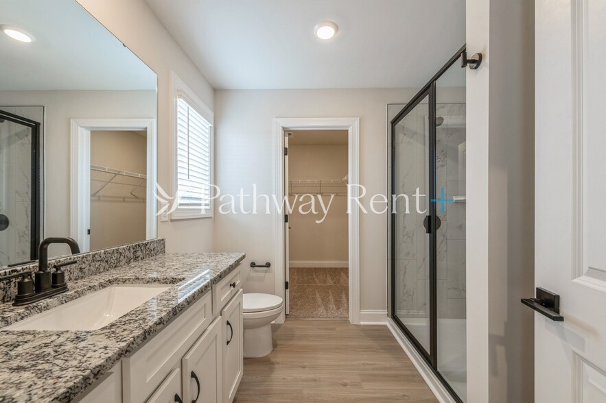 Building Photo - 112 Kennford Trl