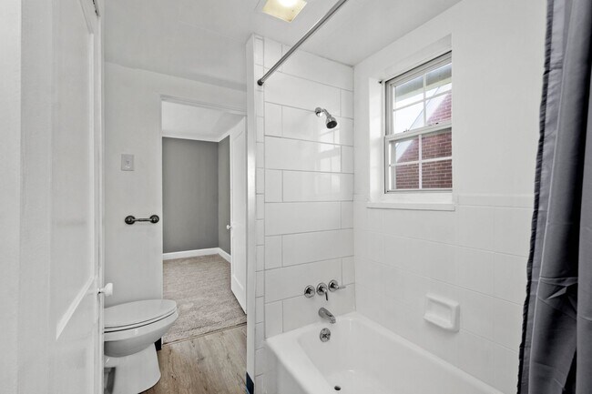 Building Photo - Gorgeous 2 bedroom home in West Mifflin available now!