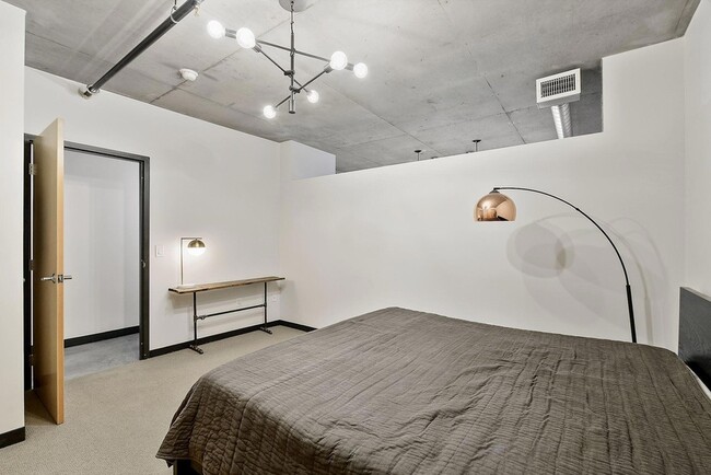 Building Photo - 730 N 4th St