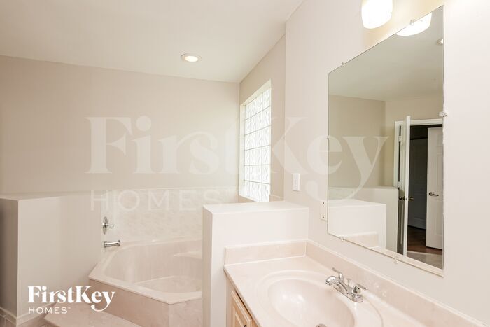 Building Photo - 9050 SW 157th Pl