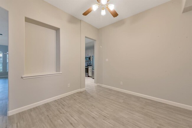 Building Photo - 26 Hidden Meadow Dr