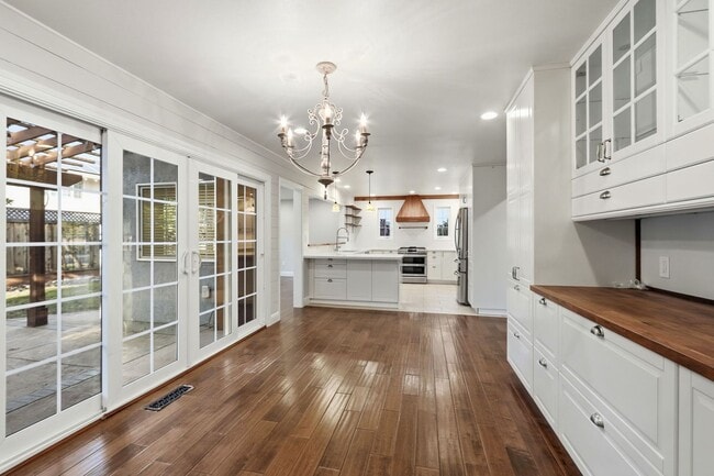 Building Photo - Santa Teresa 5-Bedroom 3-Bathroom Home