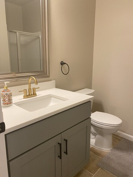 Building Photo - 46628 Drysdale Ter