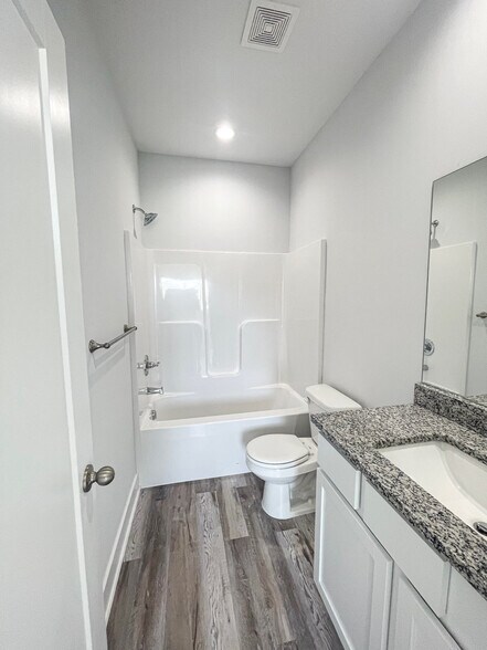 Building Photo - 5351 Nolen