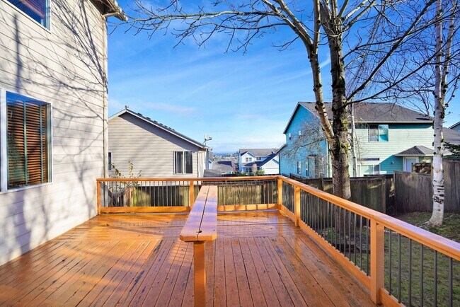 Building Photo - 4Bd/2.5Ba Two Story House - Available to View!