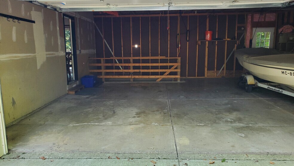 Building Photo - 7967 Sunset Dr