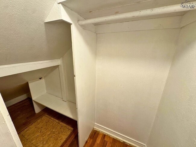 Building Photo - 1801 Rose St