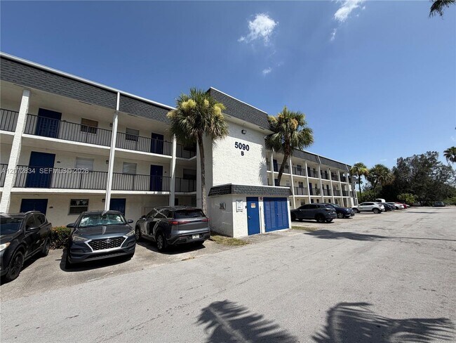 Building Photo - 5090 SW 64th Ave