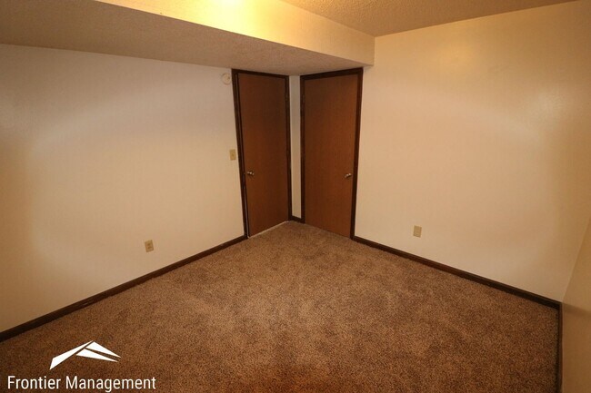 Building Photo - 4 br, 2 bath House - 824 Dondee Dr.