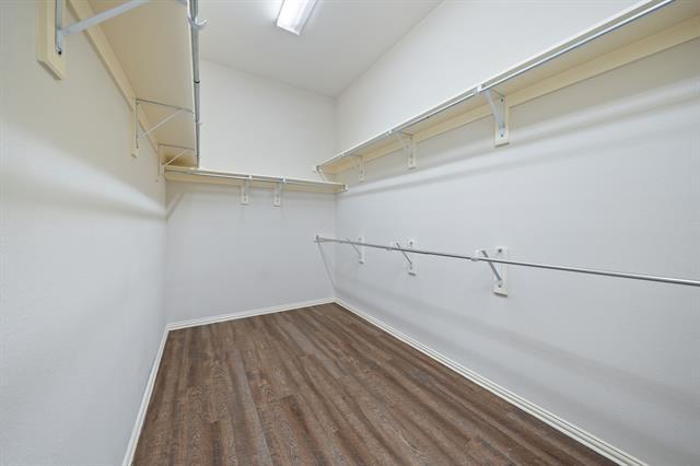 Building Photo - 588 Louder Way