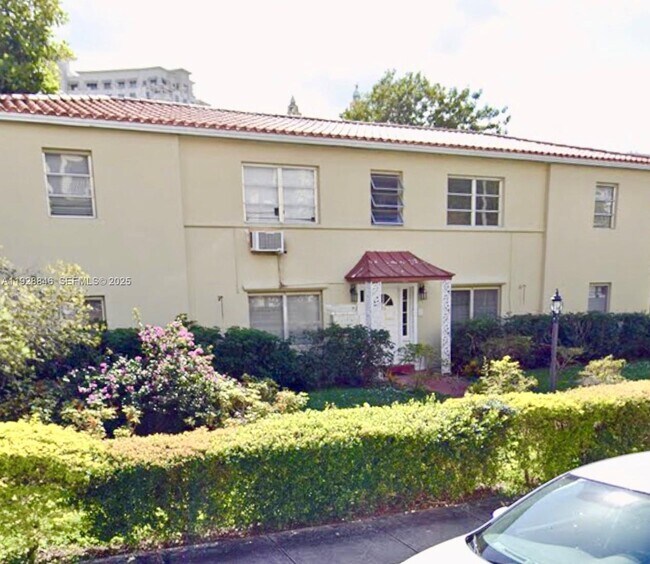 Primary Photo - 28 Majorca Ave