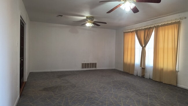 Building Photo - 5008 Bobo Rd