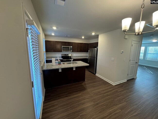 Building Photo - 811 Coburg Ln