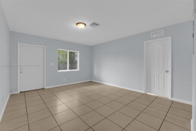 Building Photo - 1430 NW 27th Ave
