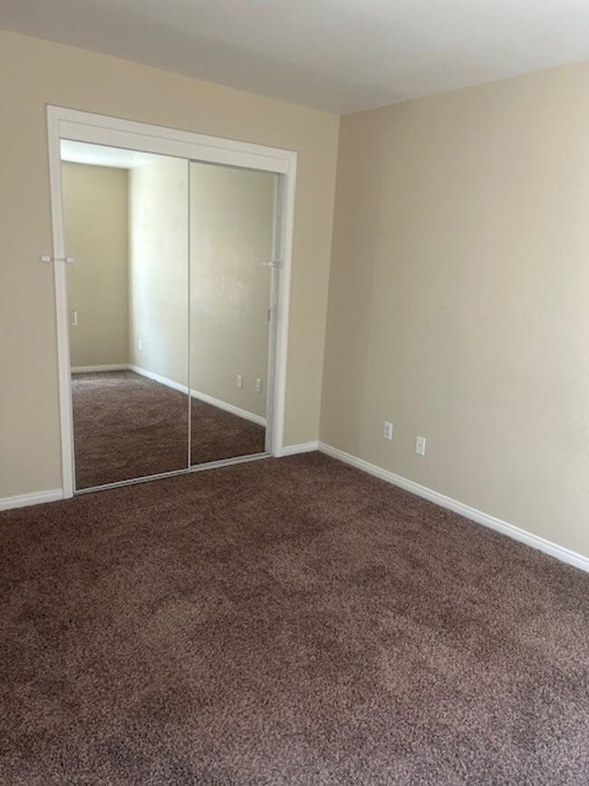 Building Photo - MOVE IN SPCIAL! Available Now - 3-Bedroom, 2-Bath Home for Rent