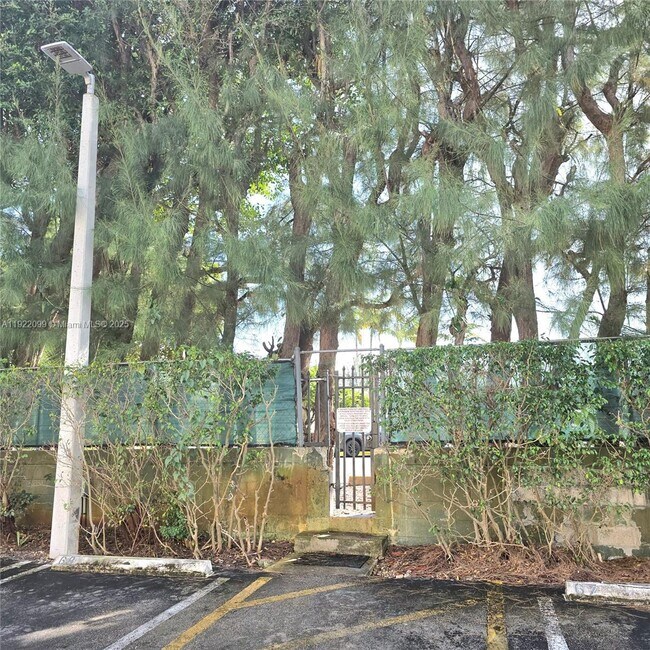 Building Photo - 14500 SW 88th Ave