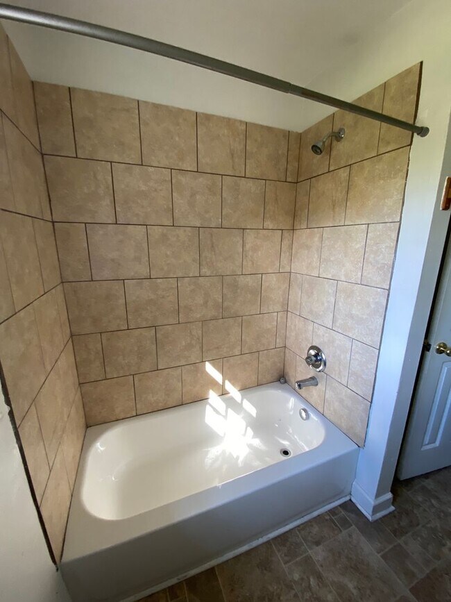 Building Photo - 6026 Emerald Ln