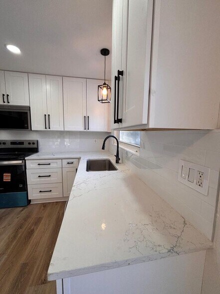 Building Photo - 1447 Pepperdine Ct