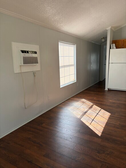 Building Photo - 2072 S Jefferson St