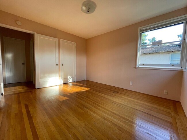 Building Photo - 1675 Woodland Ave