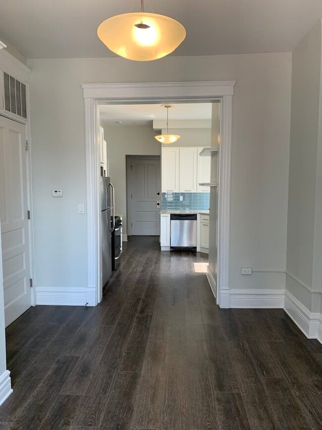 Building Photo - 1653 N Halsted St