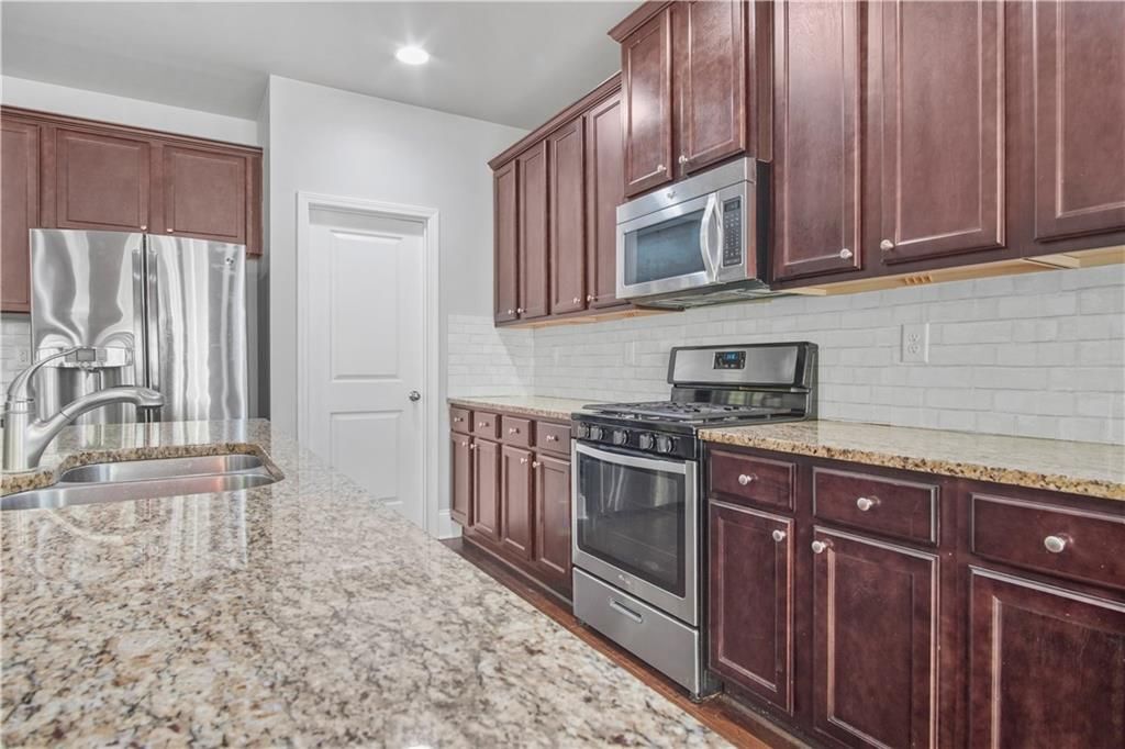 Building Photo - 3995 Village Estates Ct