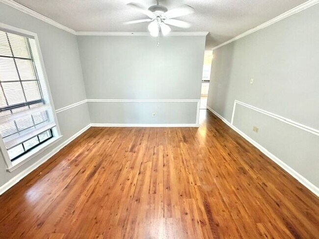 Building Photo - Spacious 4 bedroom 2 bath in Bartett