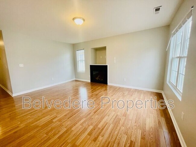 Building Photo - 405 N Dudley St