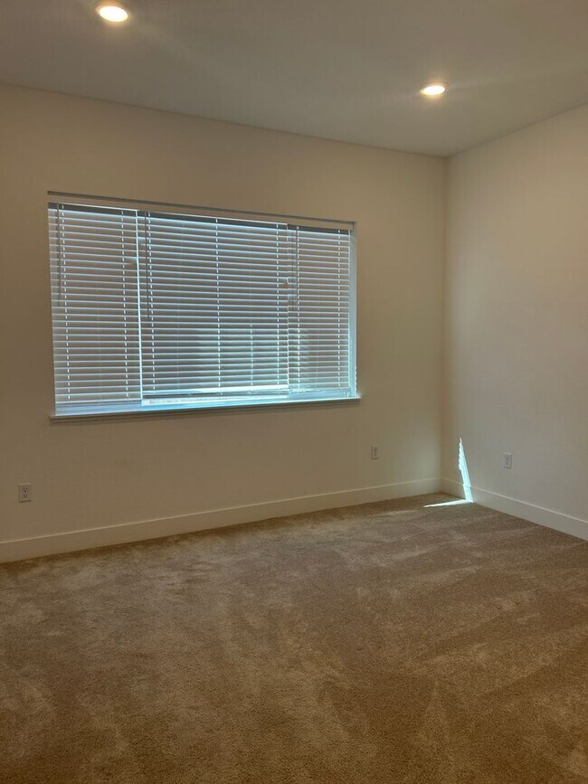 Building Photo - 4255 Ranger Dr