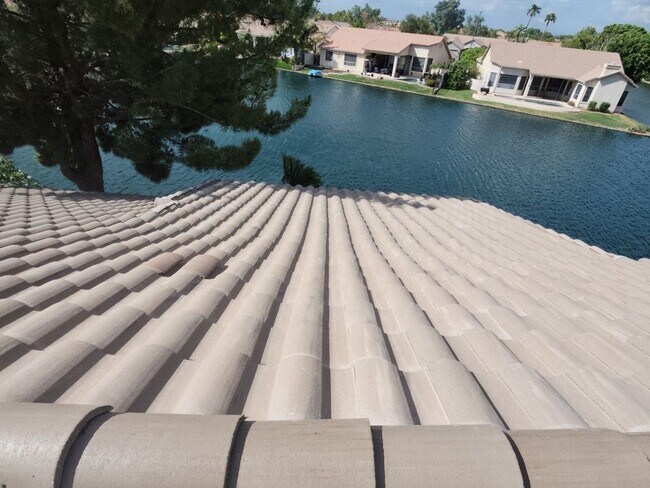 Building Photo - Beautiful Lakefront Home in Ocotillo Lakes...