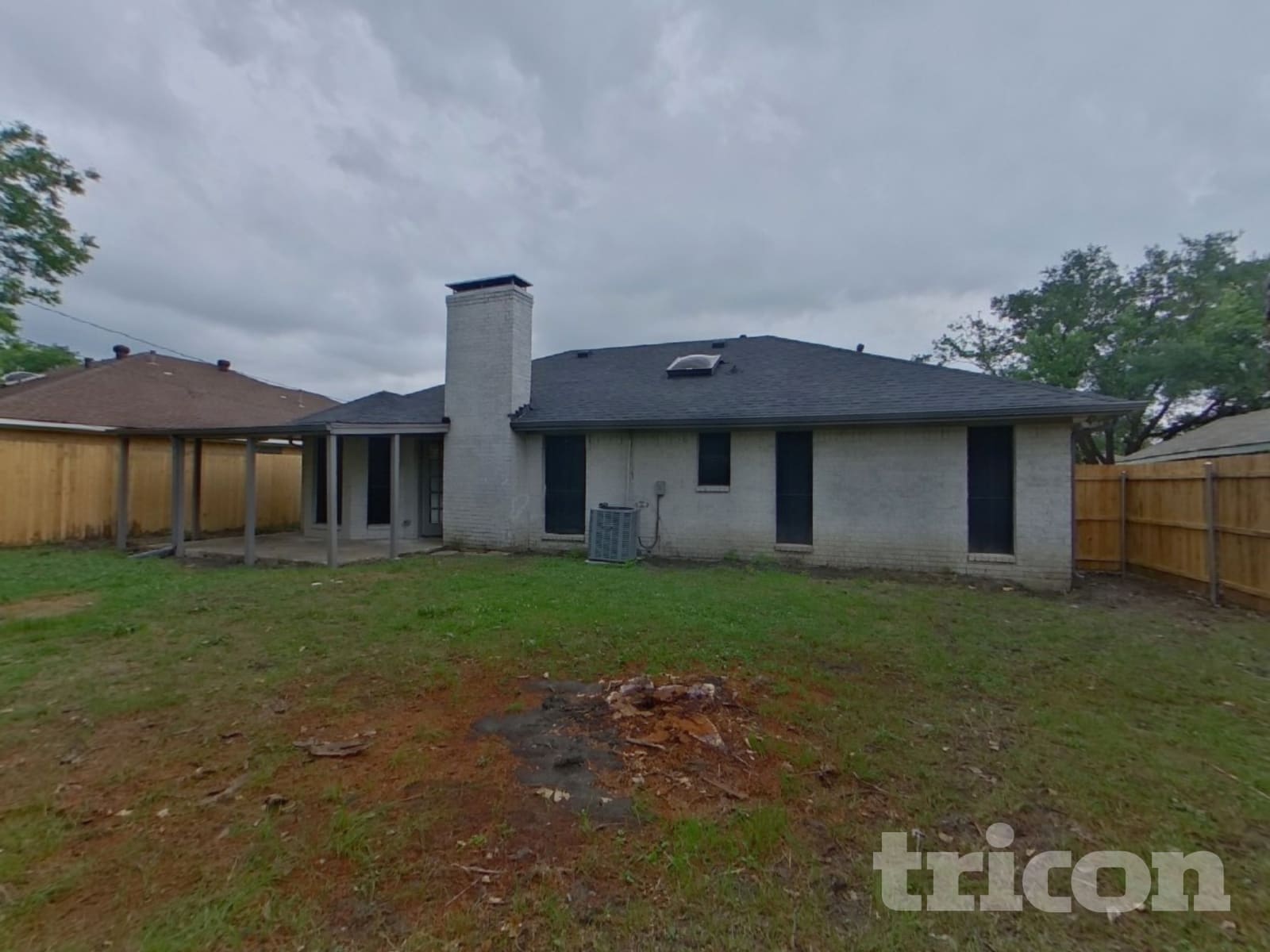Building Photo - 3910 Lillie St