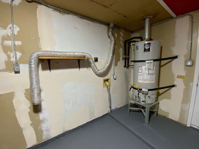 Building Photo - 4 Bedroom Single Story Home Available Near Tramway Blvd NE & Lomas Blvd NE!